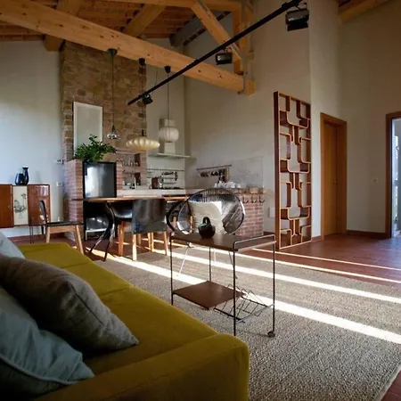 Apartment Mit Garten, Gemeinschaftspool Und Terrasse